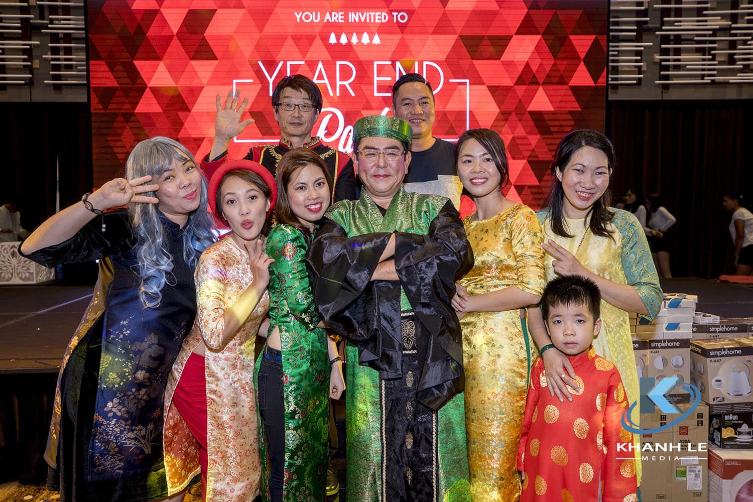 noi-bat-voi-trang-phuc-cach-tan